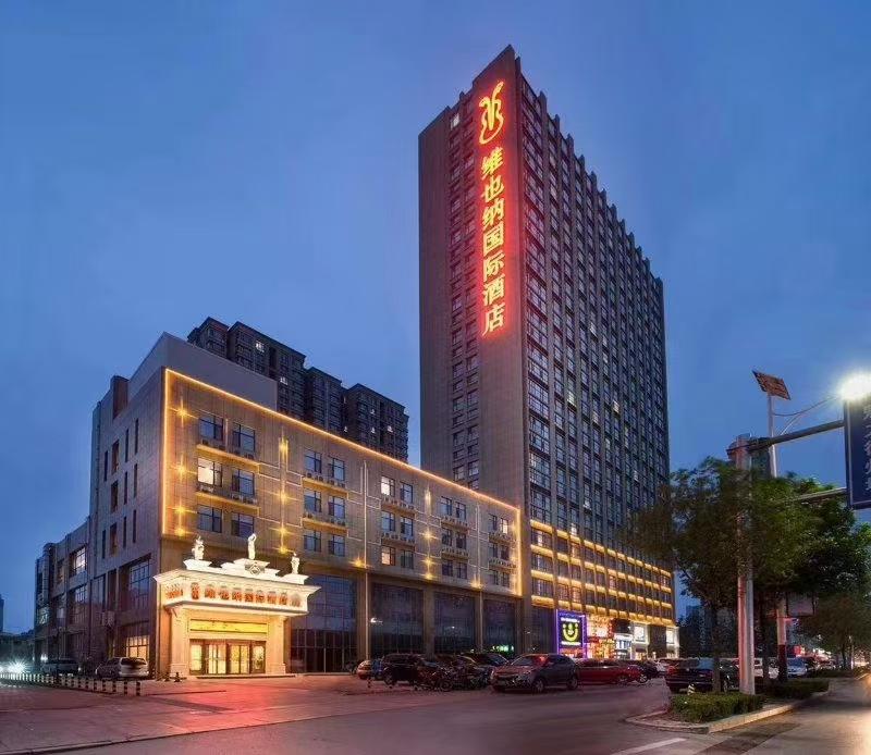 衡陽維也納國際酒店玻璃外墻發(fā)光字設(shè)計制作安裝工程